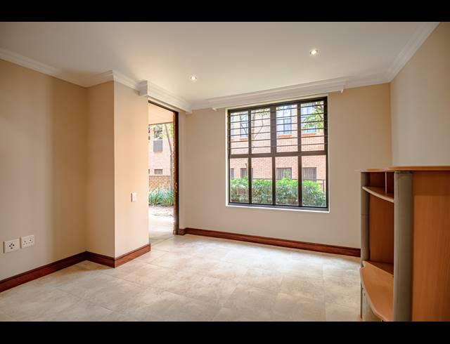 2 BEDROOM APARTMENT FOR SALE IN NEWLANDS